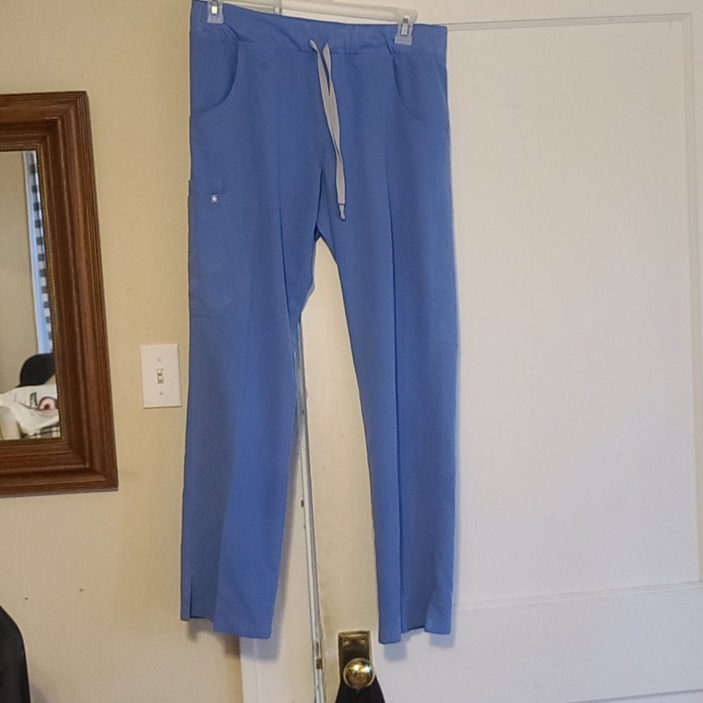 Large fig scrub bottoms
